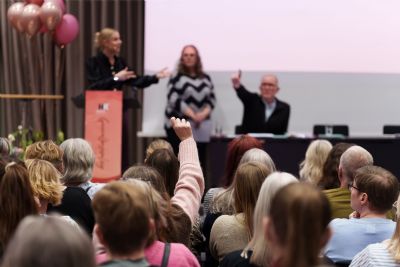 Som eventfotograf tager jeg billeder til alle former for events - store som <br>små.
